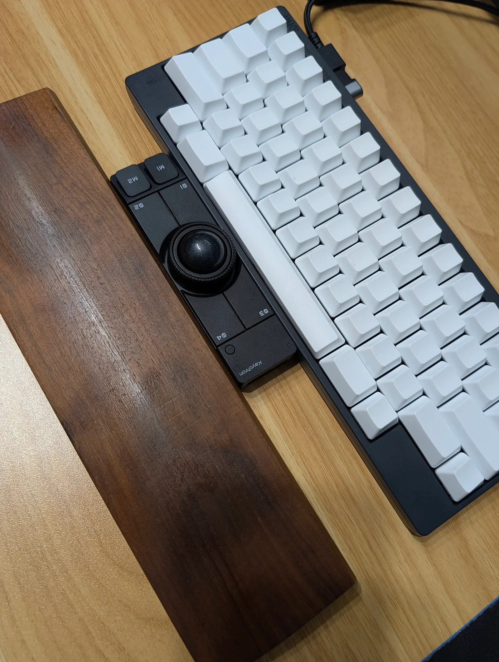 キーボードの左側に配置したNape Pro